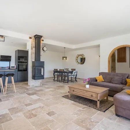 Casa vacanze L'esterel Avec Piscine Vue -mandelieu 06210- 6 Pers Fréjus