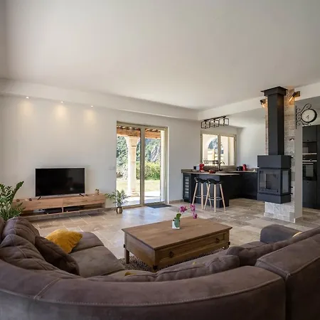 L'esterel Avec Piscine Vue -mandelieu 06210- 6 Pers *