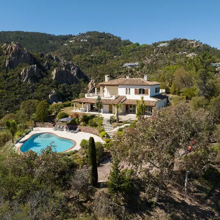 Casa vacanze L'esterel Avec Piscine Vue -mandelieu 06210- 6 Pers Fréjus