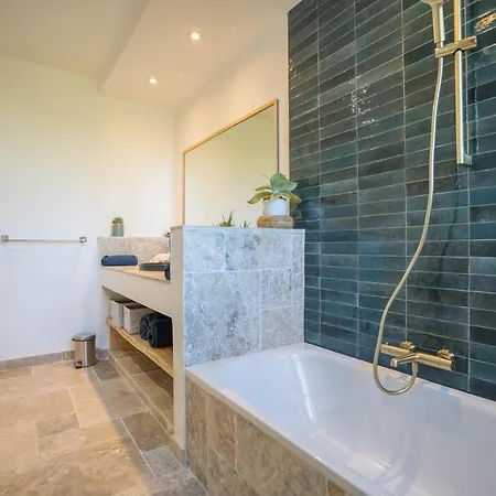 L'esterel Avec Piscine Vue -mandelieu 06210- 6 Pers Casa vacanze *